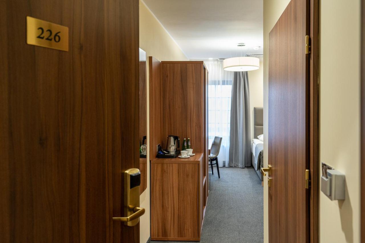 בידגוז'יז' Hotel Wodnik מראה חיצוני תמונה