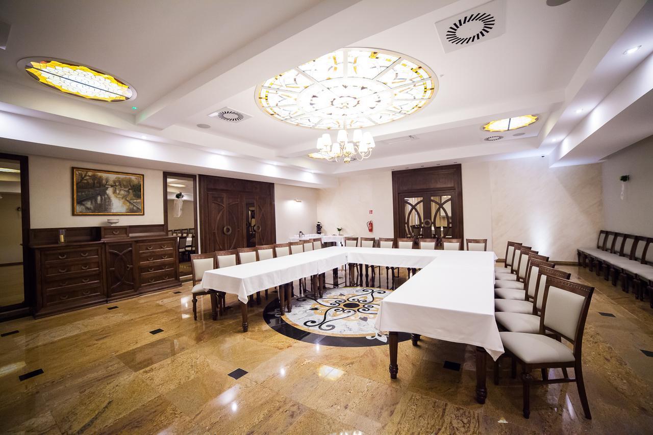 בידגוז'יז' Hotel Wodnik מראה חיצוני תמונה